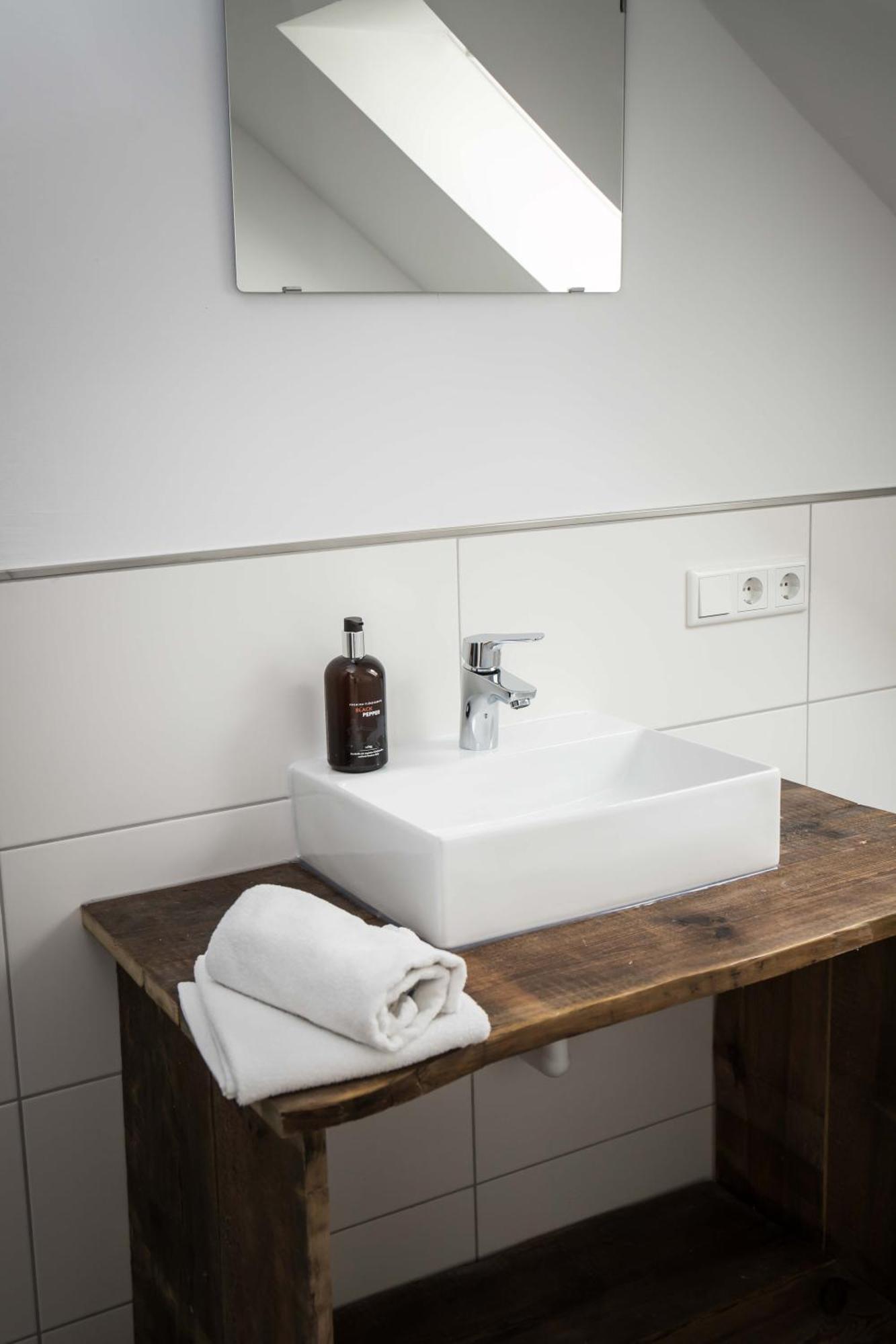 Wattlodge Norden Luaran gambar